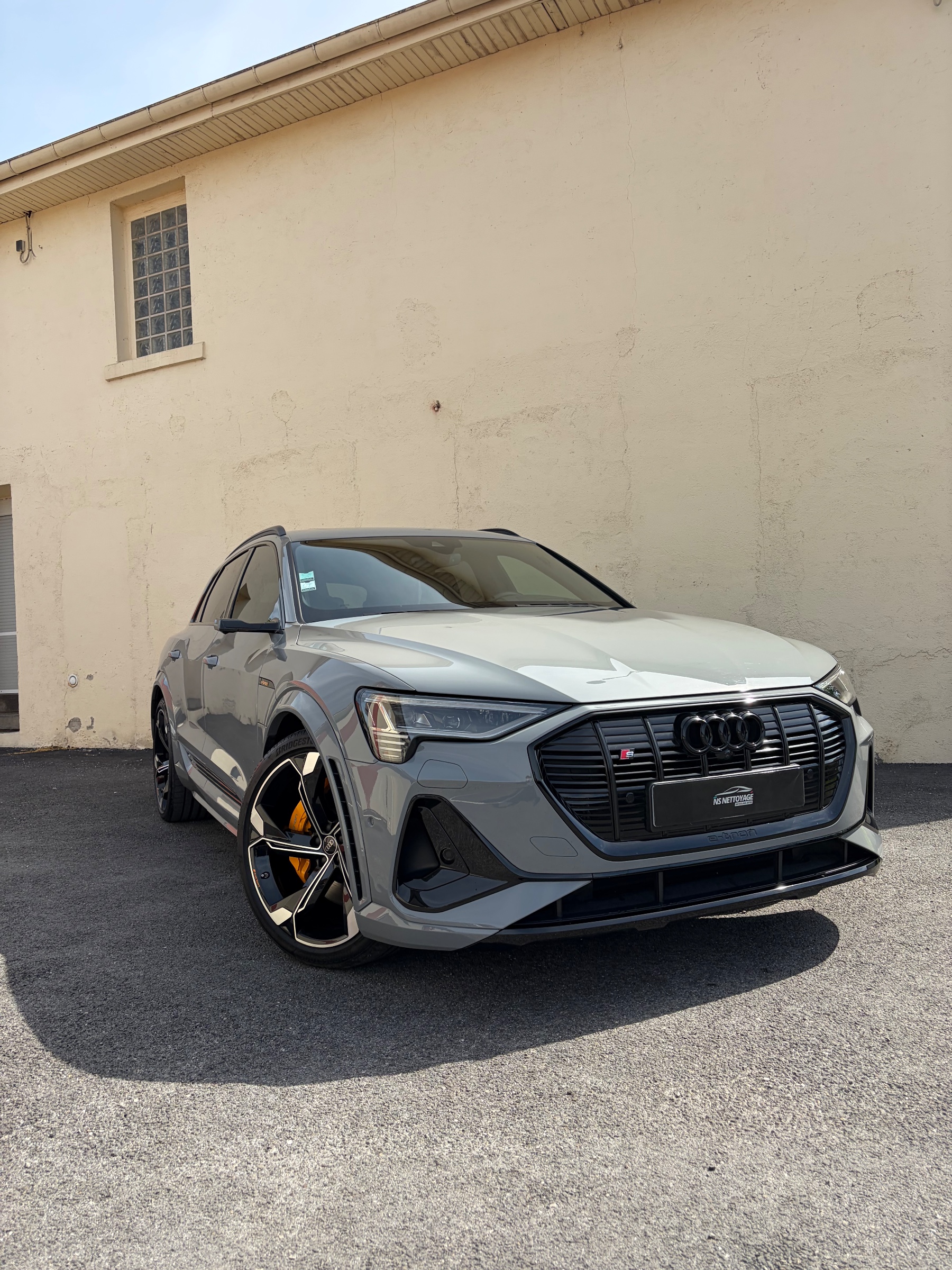 E-tron 