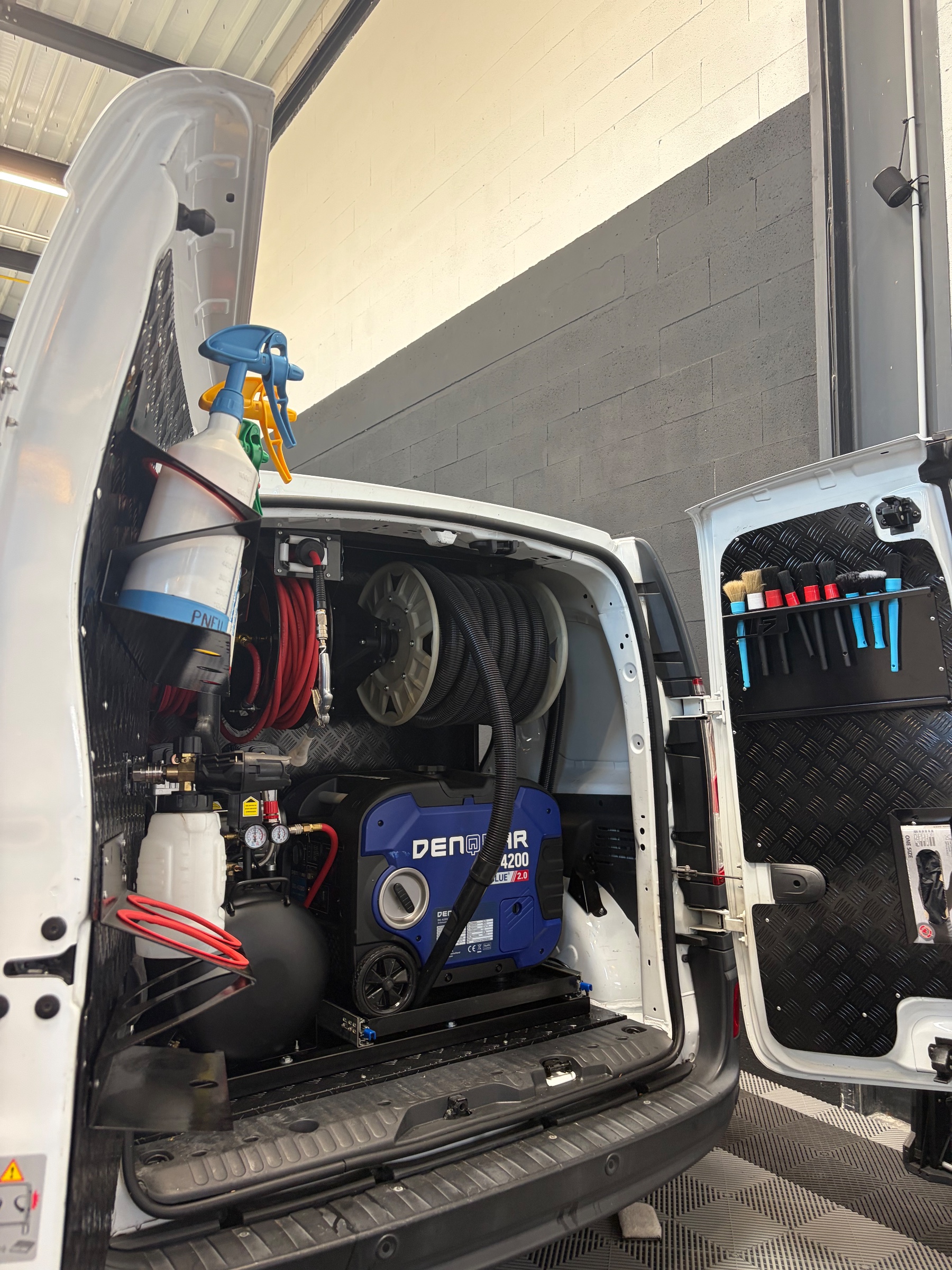 Camion aménager %100 autonome 